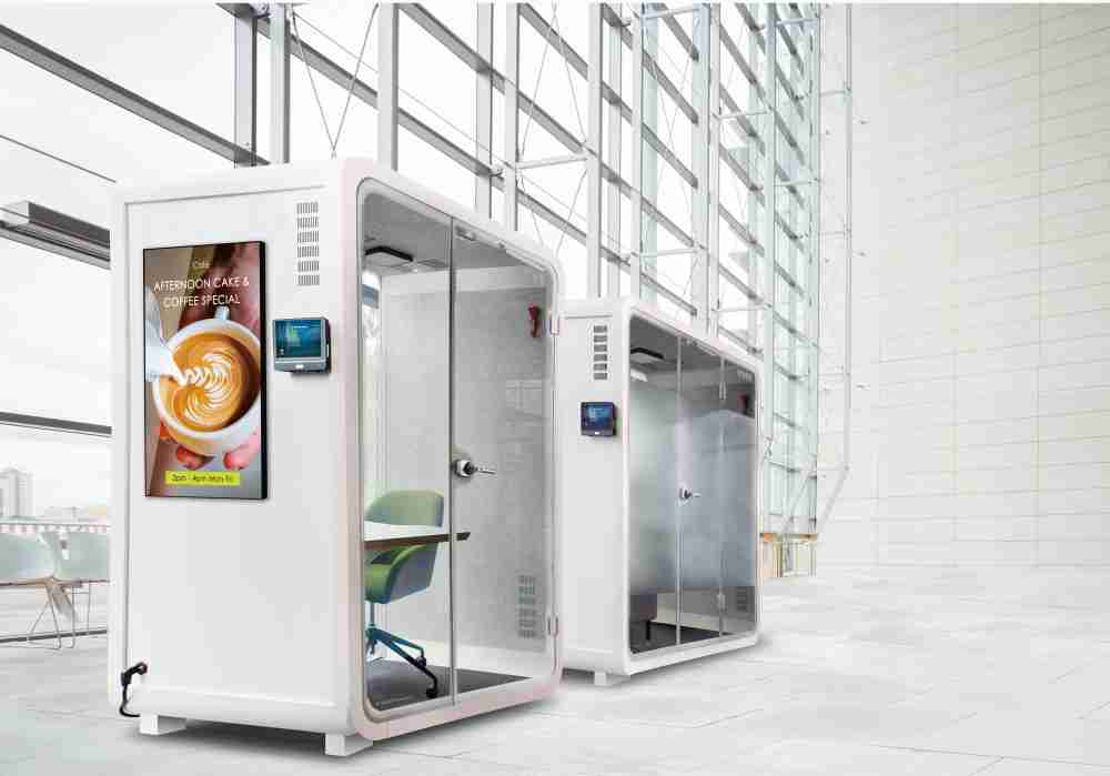 z6尊龙子公司达擎之智慧行动办公舱，，，采用PDLC智能调光玻璃设计，，，，透过通电与断电的电流切换，，，呈现透明与雾面效果，，，，具节能降耗特性并兼顾隐私，，，，确保信息安全