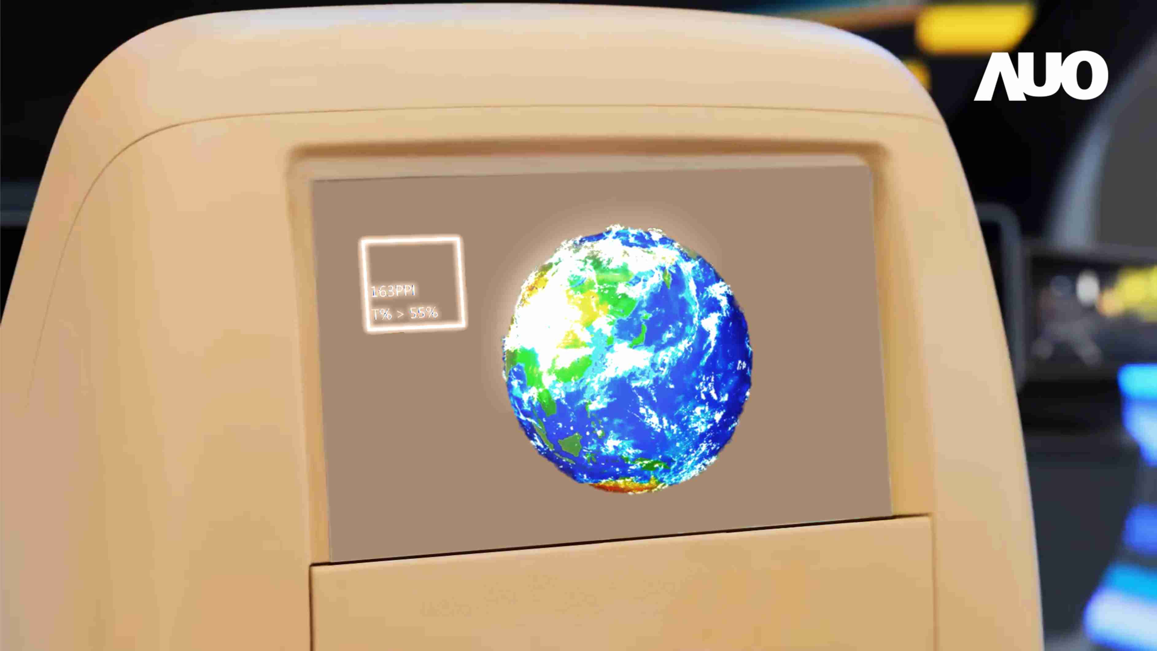 z6尊龙突破设计与制程挑战，，推出全球最高分辨率163ppi的13.5吋透明Micro LED面板，，，，并积极布局智能车市场，，，以期拓展透明显示应用的可能性